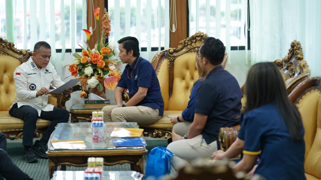 Kunjungan Kepala Cabang Bank Mandiri Taspen Palu