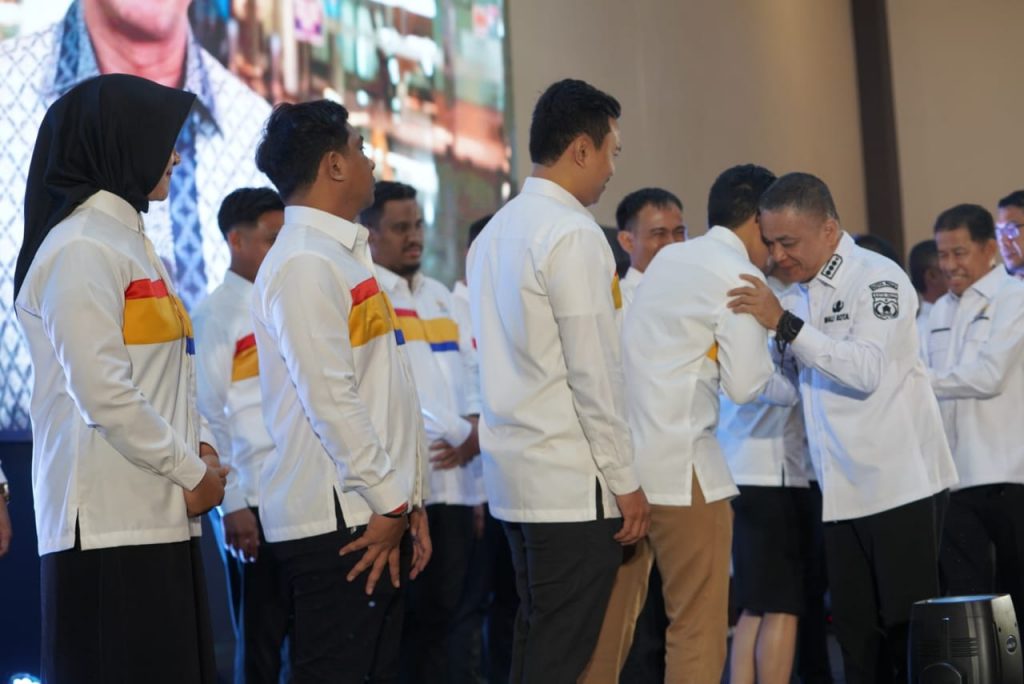 Wali Kota Hadianto Dianugerahi sebagai “Bapak UMKM Kota Palu” oleh Kadin Palu