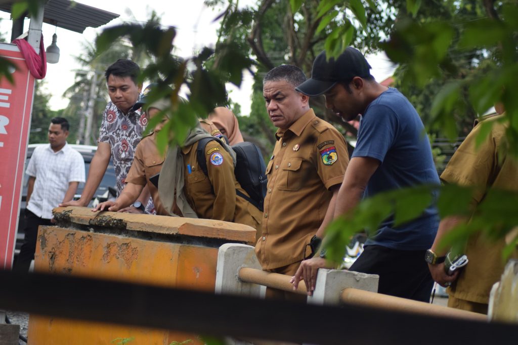 Wali Kota Hadianto Tinjau Drainase dan Jalur Air di Jalan Dewi Sartika