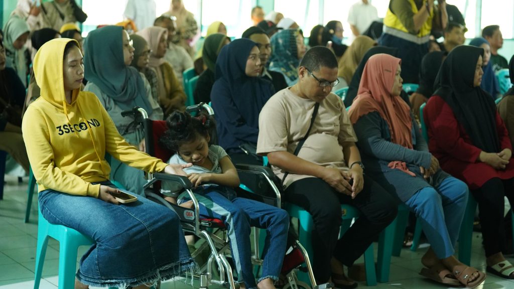 Wawali Imelda Serahkan Bantuan Usaha dan Alat Bantu bagi Penyandang Disabilitas dari PT. CPM