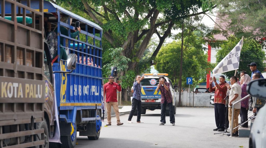 Wawali Imelda Lepas Rombongan Bantuan untuk Warga Terdampak Banjir di Limboro