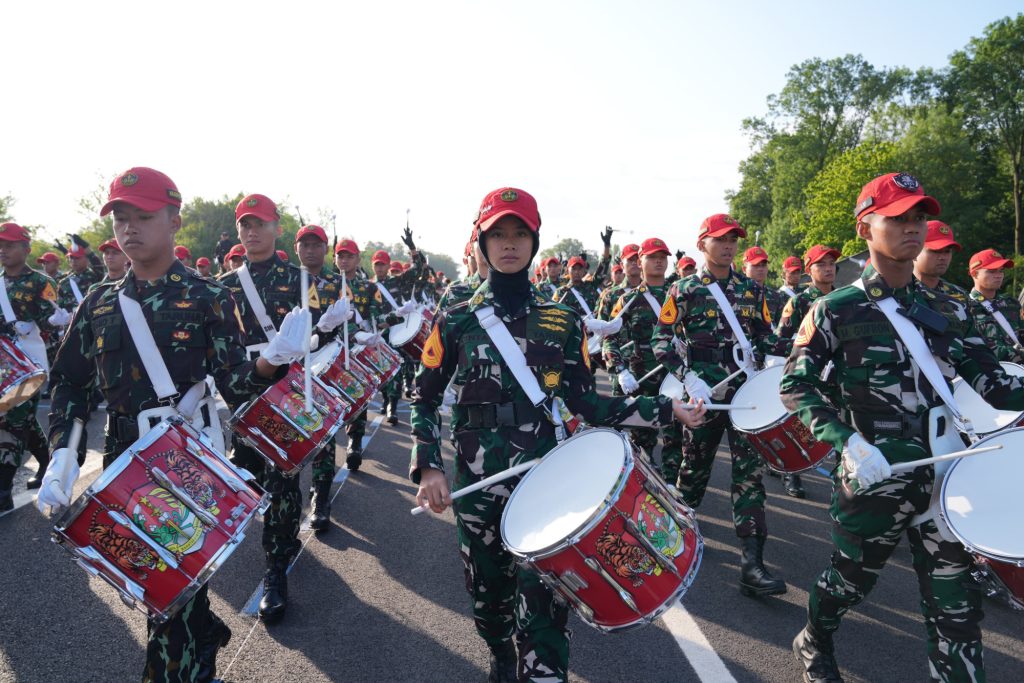 Hari Kedua di Paris, Kontingen Satgas Patriot II Latihan Defile