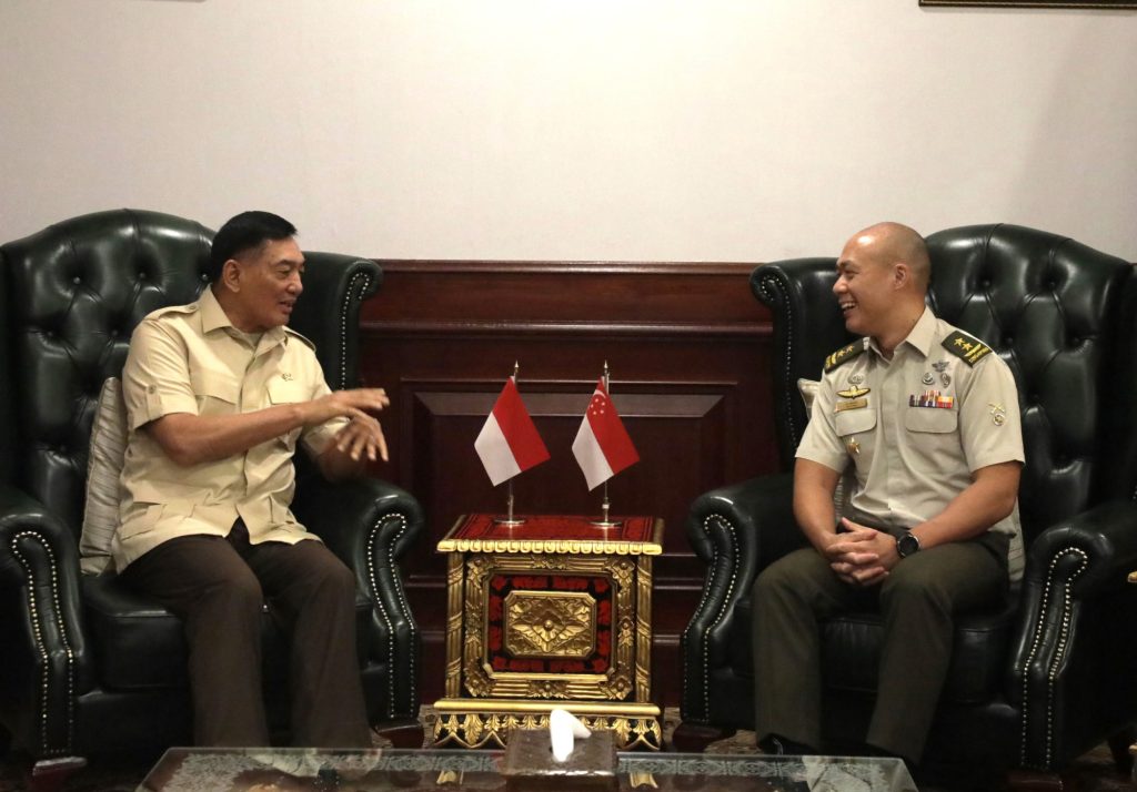 Menhan RI Terima Kunjungan Kehormatan Kepala Staf Angkatan Darat Singapura Bahas Penguatan Kerja Sama Pertahanan