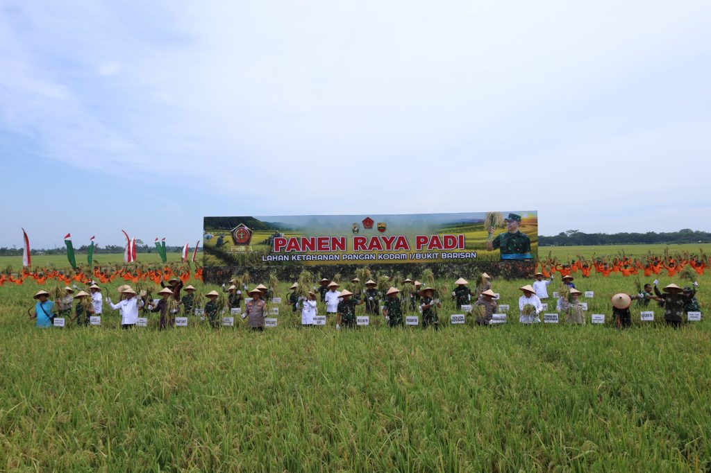 Sekjen Kemhan Mewakili Menhan Hadiri Panen Raya di Kodam I/Bukit Barisan, Wujud Kontribusi Nyata Pembangunan Ekonomi Nasional