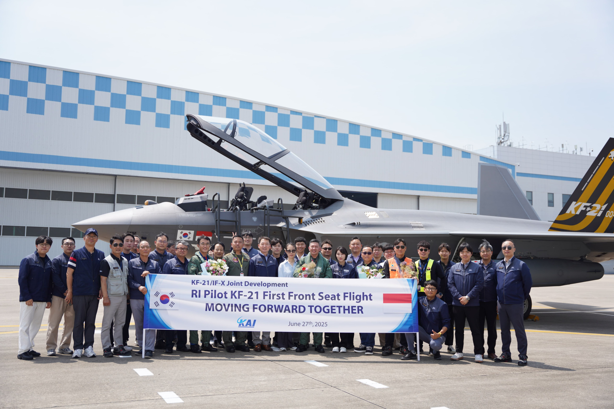 Simbol Kemandirian dan Kerja Sama Pertahanan Strategis RI-Korea Selatan, Pilot Uji TNI AU Terbangkan Prototipe KF-21