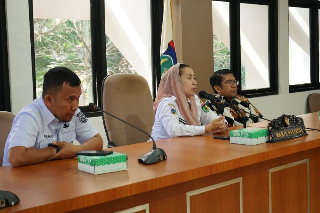 Pemkot Palu Segera Bongkar Reklame di Median Jalan Moh Yamin