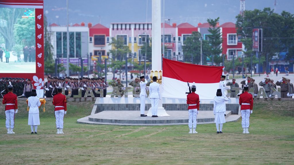 Upacara Penurunan Bendera Tutup Rangkaian HUT ke-80 RI di Kota Palu