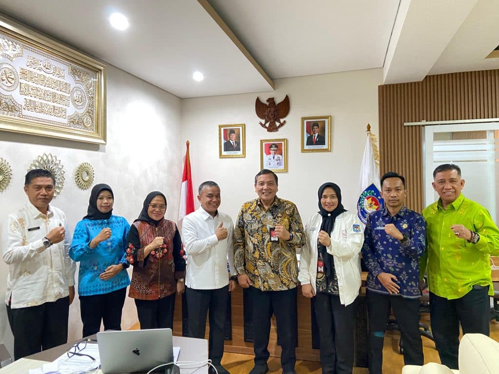 Wali Kota Palu Antar Dua ASN Ikuti Program Magang di Itjen Kemendagri