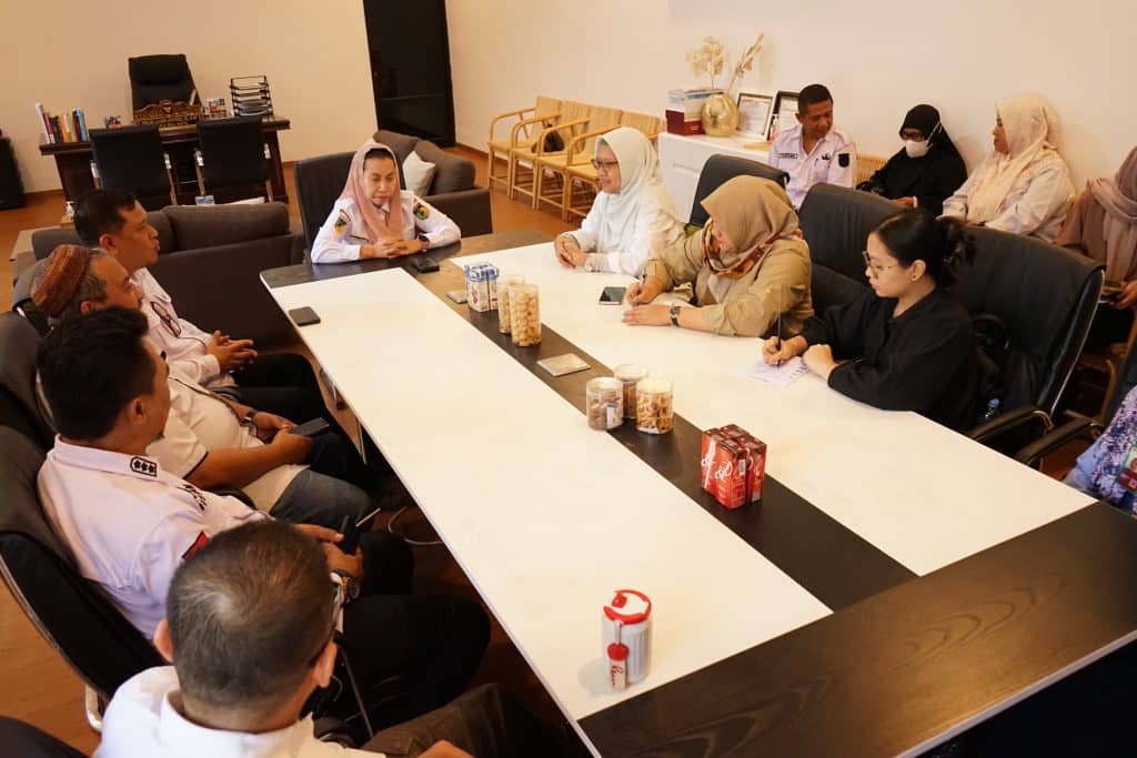 Wakil Wali Kota Palu Terima Kunjungan Tim KLH Pusat Bahas Pengelolaan Sampah