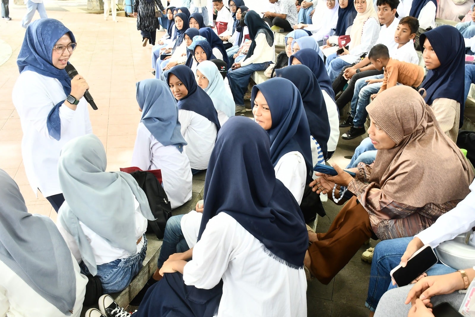 Rayakan Hari Anak Nasional, Ketua TP PKK Dialog Bersama Forum Anak Banda Aceh