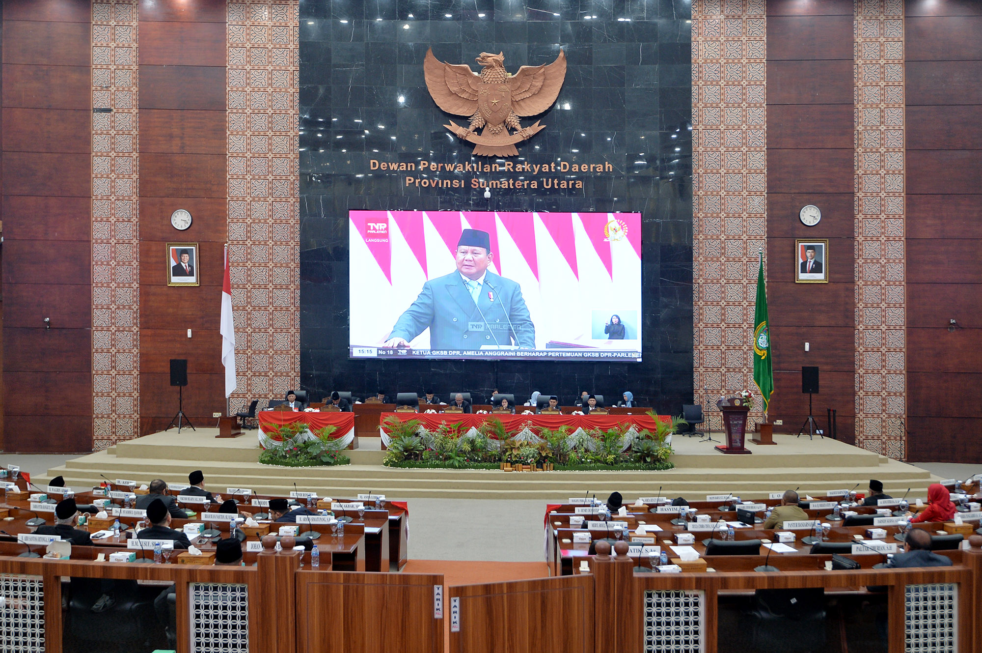 Gubernur Sumut Bobby Nasution dan Wagub Surya Dengarkan Pidato Presiden RI Tentang R-APBN 2026