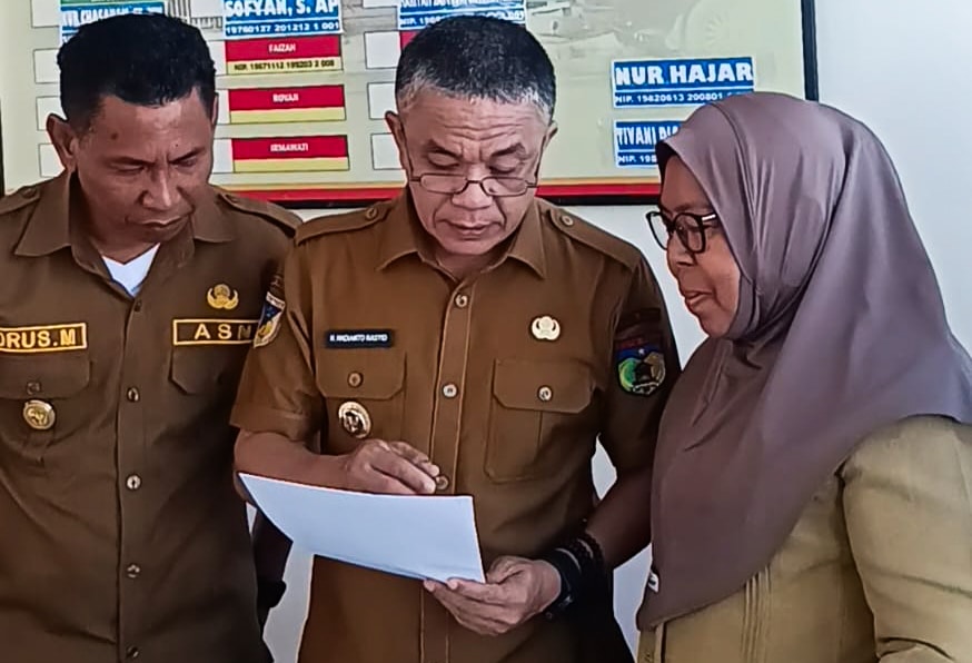 Wali Kota Palu Lakukan Sidak ke Kantor Lurah Boyaoge untuk Cek Penerapan SOP dan Disiplin Pegawai