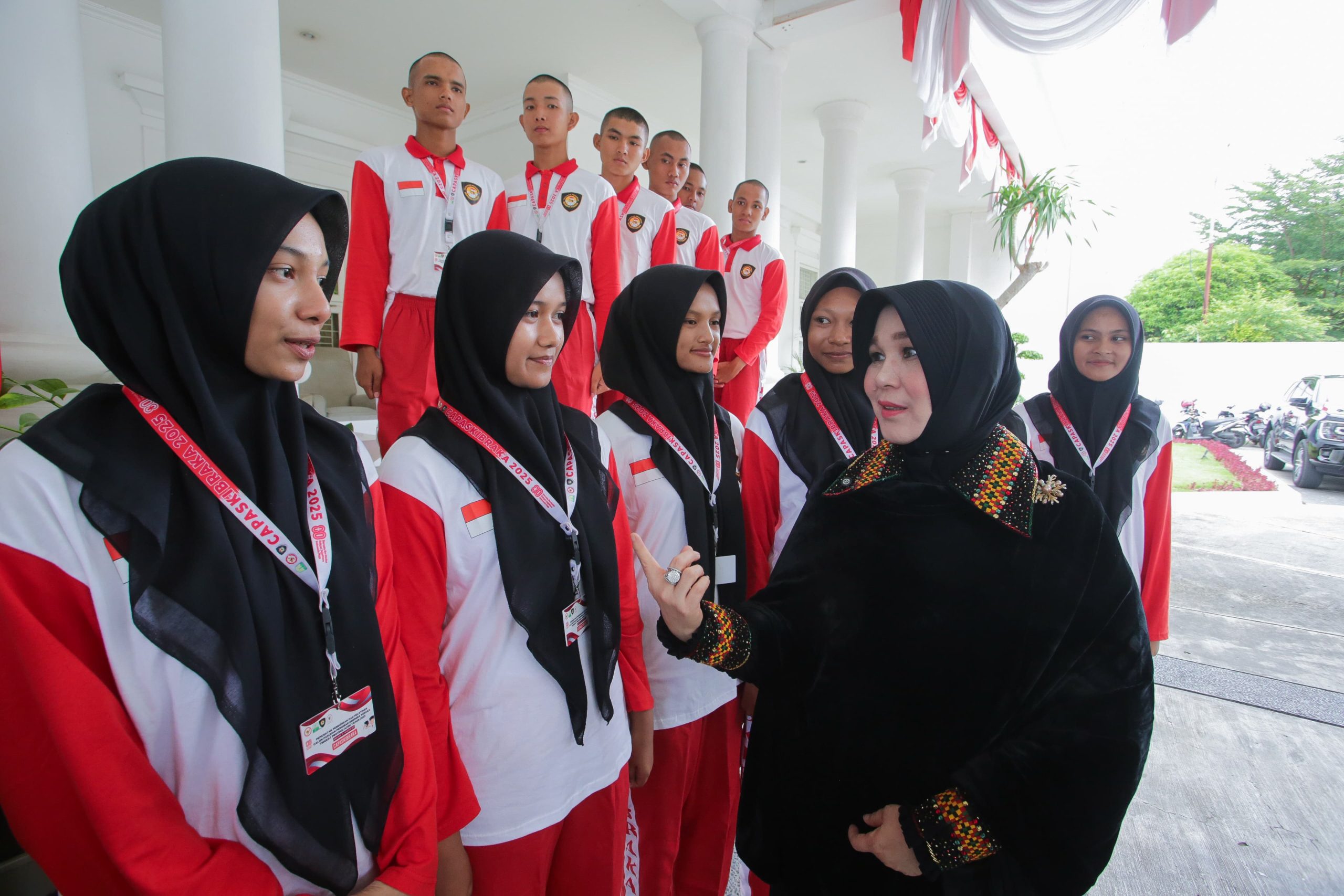 Illiza Jamu Makan Siang Anggota Paskibraka Aceh