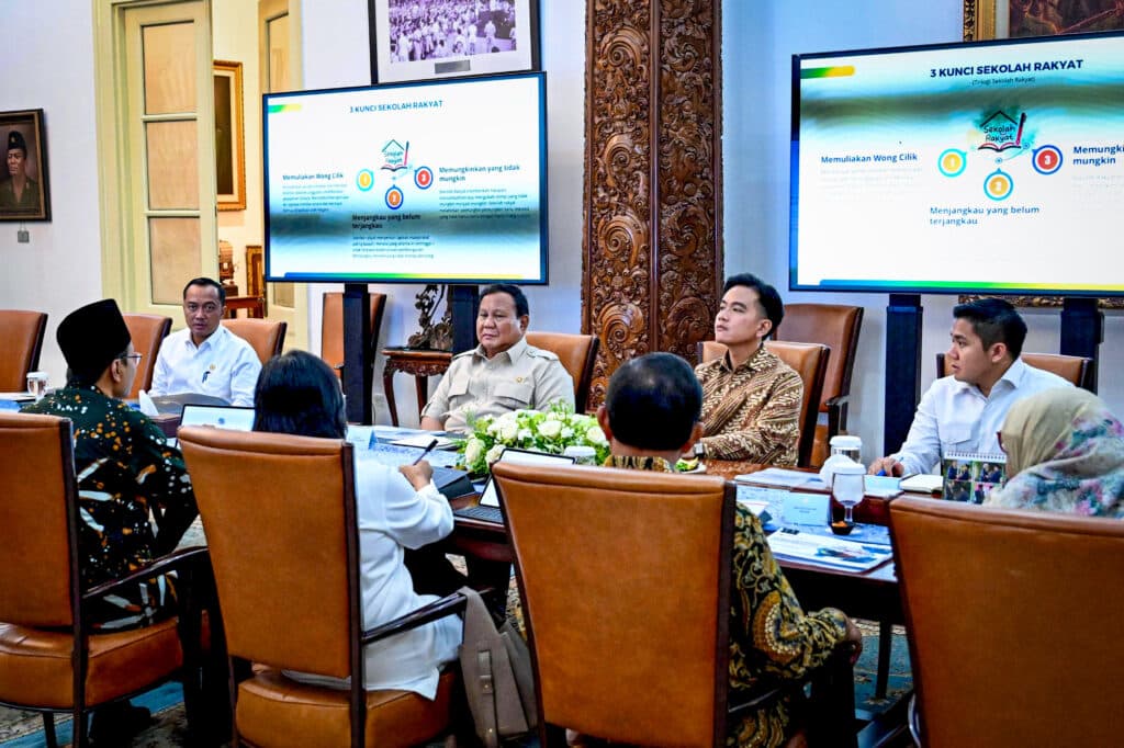 Presiden Prabowo Pimpin Rapat Penyelenggaraan Sekolah Rakyat Rintisan Tahun 2025 – Sekretariat Kabinet Republik Indonesia