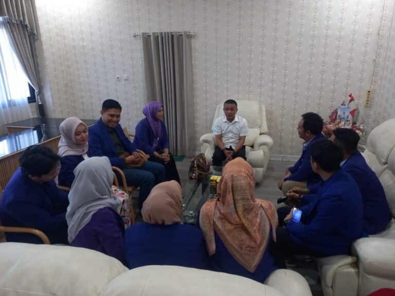 Wali Kota Palu Terima Audiensi PDGI Cabang Palu, Perkuat Sinergi Pelayanan Kesehatan Gigi dan Mulut Wali Kota Palu Terima Audiensi PDGI Cabang Palu, Perkuat Sinergi Pelayanan Kesehatan Gigi dan Mulut