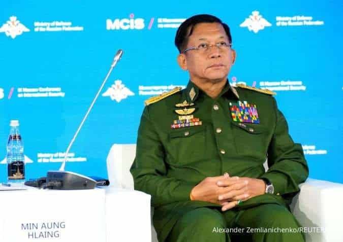 Kepala Militer Myanmar Min Aung Hlaing Mundur, Mengincar Jabatan Presiden Kepala Militer Myanmar Min Aung Hlaing Mundur, Mengincar Jabatan Presiden