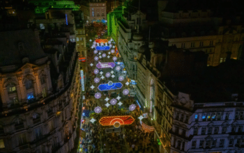 London Bersinar: 30 Ribu Lampu LED Ramadan Lights Resmi Hiasi Jantung Kota London Bersinar: 30 Ribu Lampu LED Ramadan Lights Resmi Hiasi Jantung Kota