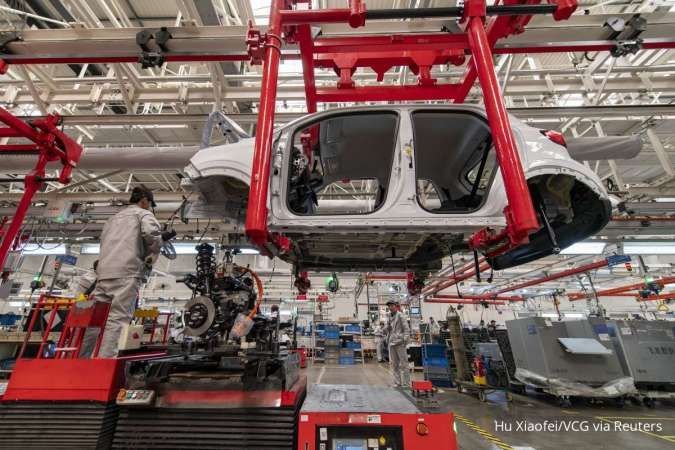 Aktivitas Pabrik China Tumbuh Tertinggi dalam Setahun Meski Risiko Perang Meningkat