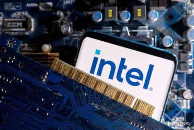 Trump: AS Seharusnya Pegang Saham Lebih Besar di Intel
