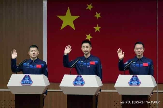 China Kirim Astronaut untuk Misi Setahun di Stasiun Luar Angkasa
