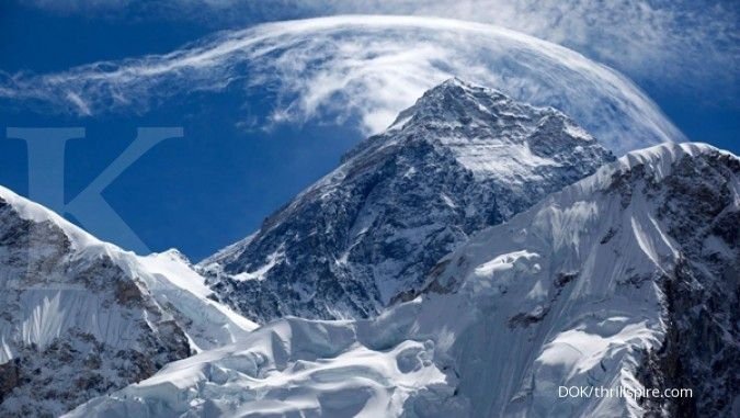 Rekor Pendakian Everest: 274 Pendaki Capai Puncak dalam Sehari