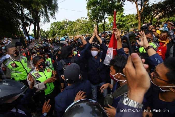 Ekonomi Indonesia Hadapi Permacrisis, Risiko PHK Massal Meningkat