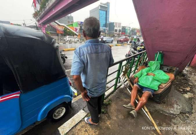 Status Ekonomi Naik, Tapi Mayoritas Warga RI Belum Ikut Naik Kelas