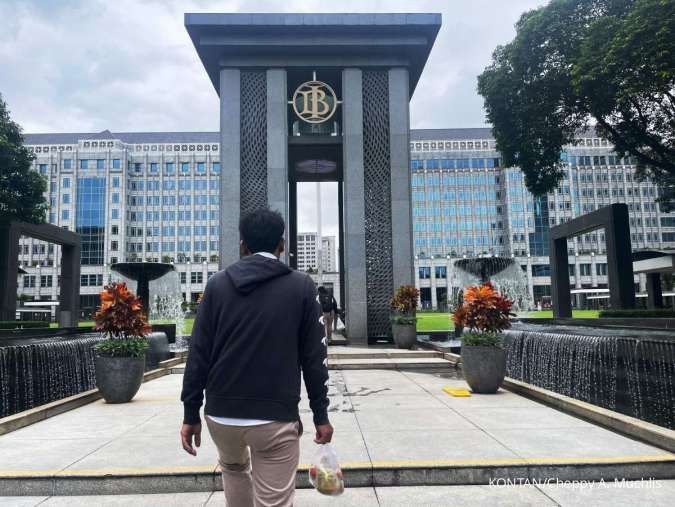 Standard Chartered Prediksi BI Tetap Hati-hati, Kredit Jadi Penopang Ekonomi