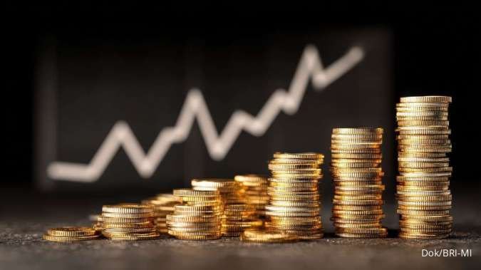 Harga Emas Spot Naik Tipis, Didorong Pelemahan Dolar dan Ekspektasi Suku Bunga AS