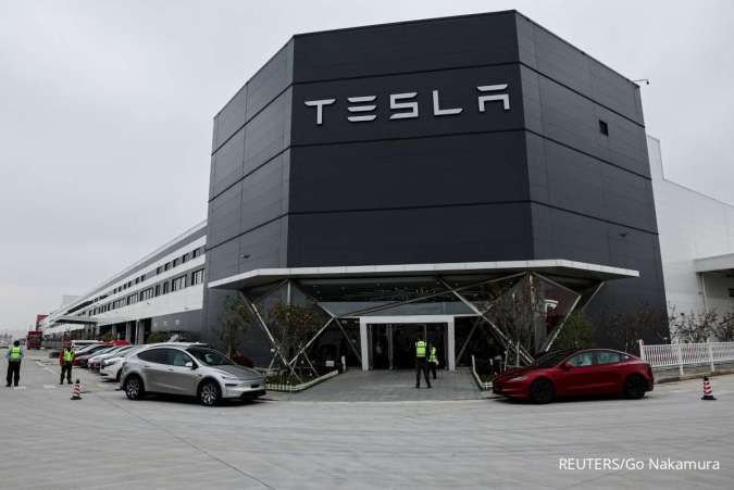 Tesla Akhirnya Buka Selubung Roadster Terbaru pada 1 Oktober 2026