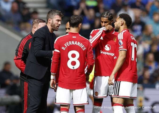 Manchester United Kalah 3 Kali, Carrick: Ini Bukan Saatnya Saling Menyalahkan