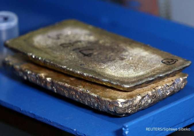Harga Emas Turun Lebih dari 2%, Imbas Spekulasi Kenaikan Suku Bunga AS