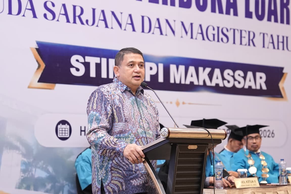Pesan Appi untuk Wisudawan STIM-LPI Makassar: Jaga Integritas dan Beri Manfaat